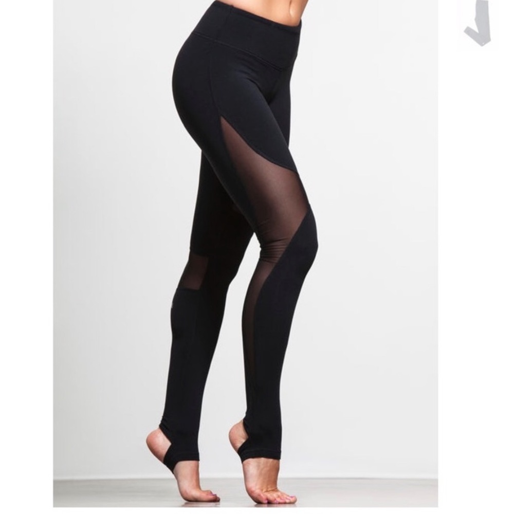 Alo coast leggings, size medium